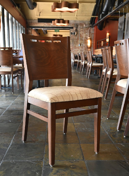 rodizio chairs and tables